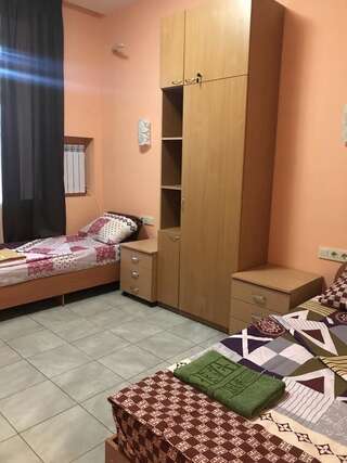Хостелы Hostel 13 Харьков Односпальная кровать в общем номере-1