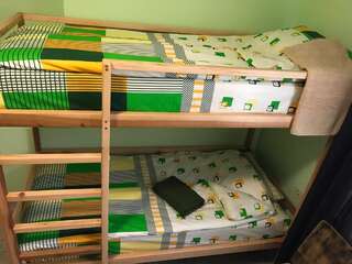 Хостелы Hostel 13 Харьков Спальное место на двухъярусной кровати в общем номере для мужчин и женщин-4